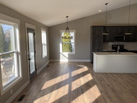109 W 10th St, Gridley, IL 61744 photo 6