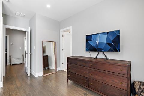 243 E 33rd Blvd, Chicago, IL 60616 photo 11