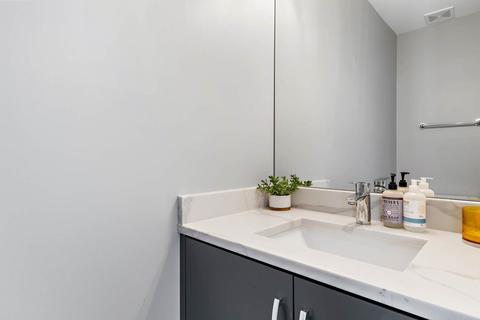 243 E 33rd Blvd, Chicago, IL 60616 photo 9