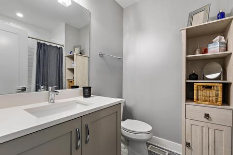 243 E 33rd Blvd, Chicago, IL 60616 photo 13