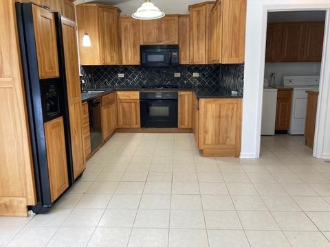 607 Morgan St, Elgin, IL 60123 photo 3