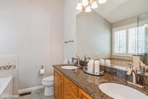 201 Burton Dr, Bartlett, IL 60103 photo 9