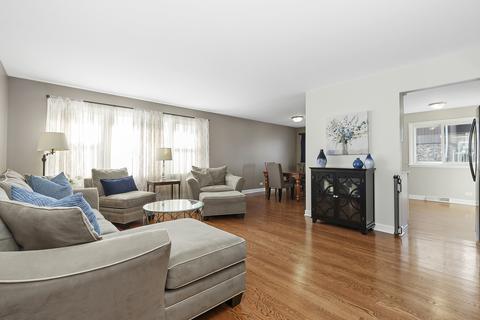 620 Morray Ct, Des Plaines, IL 60018 photo 4