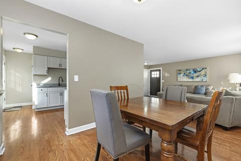 620 Morray Ct, Des Plaines, IL 60018 photo 6