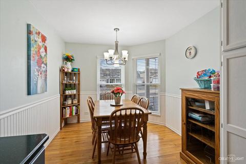 1015 Bentley Ln, Bartlett, IL 60103 photo 4