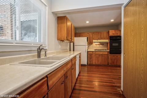 605 Jamison Ln, Hoffman Estates, IL 60169 photo 9