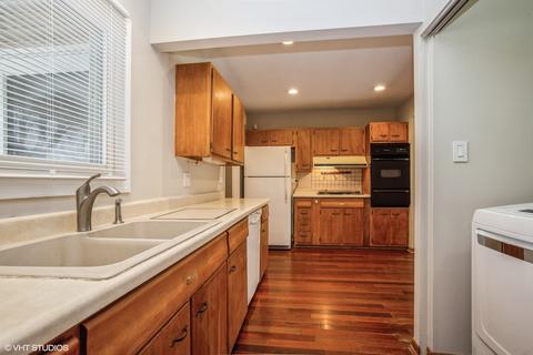 605 Jamison Ln, Hoffman Estates, IL 60169 photo 10