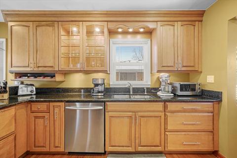 1906 E Liberty Dr, Wheaton, IL 60187 photo 12