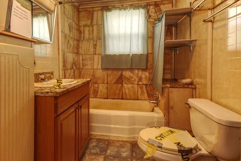 225 Scribner St, Joliet, IL 60432 photo 9