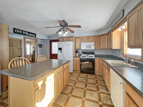 203 E Snyder St, Davis, IL 61019 photo 21