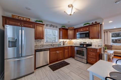 307 Farview Dr, North Aurora, IL 60542 photo 4