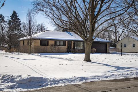 2266 Lowry St, Aurora, IL 60506 photo 2