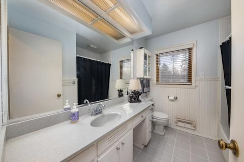 2266 Lowry St, Aurora, IL 60506 photo 16