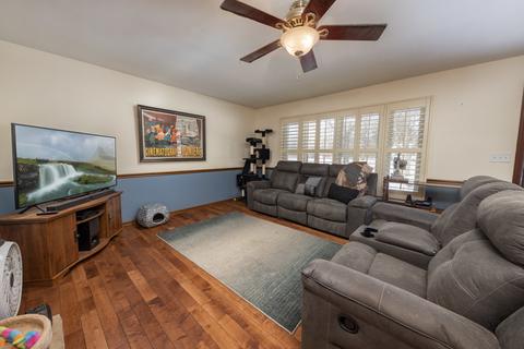 2266 Lowry St, Aurora, IL 60506 photo 7