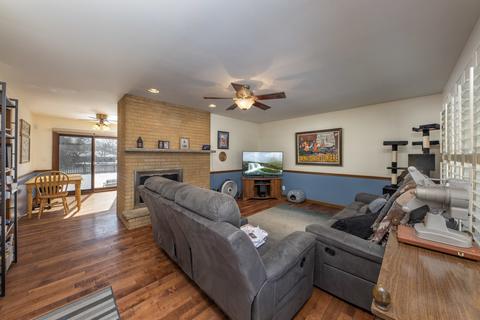 2266 Lowry St, Aurora, IL 60506 photo 5