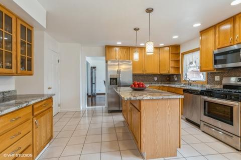 1905 E Seneca Ln, Mount Prospect, IL 60056 photo 5