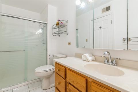 1905 E Seneca Ln, Mount Prospect, IL 60056 photo 13