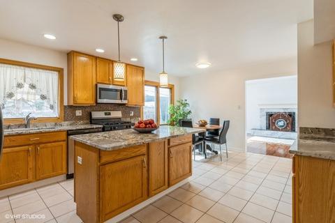 1905 E Seneca Ln, Mount Prospect, IL 60056 photo 6
