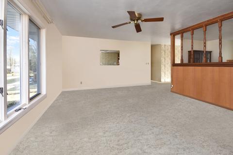 212 Hillside Ln, Bloomington, IL 61701 photo 4