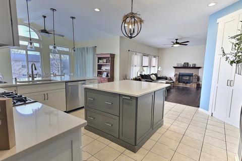 4703 Joyce Ln, Mchenry, IL 60050 photo 5