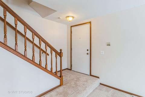 5602 Tinder Dr #6, Rolling Meadows, IL 60008 photo 2