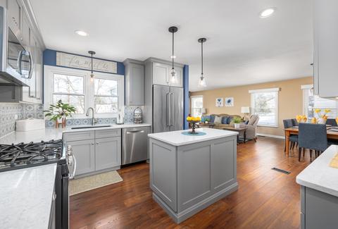 1350 Mayfield Ln, Hoffman Estates, IL 60169 photo 4