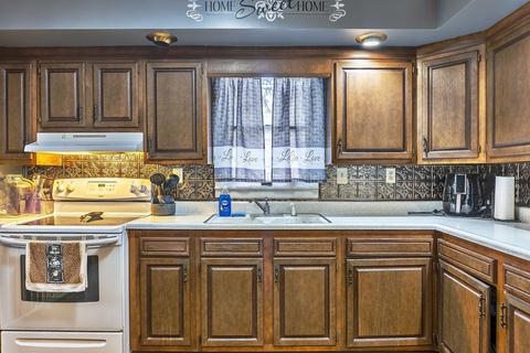 307 E Aemity St, Potomac, IL 61865 photo 16