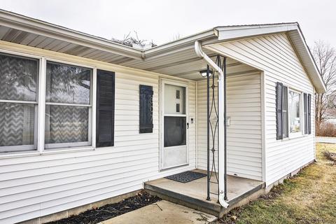 307 E Aemity St, Potomac, IL 61865 photo 4