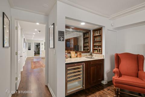 58 Elm St, Chicago, IL 60611 photo 16