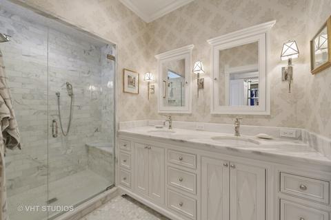 58 Elm St, Chicago, IL 60611 photo 12