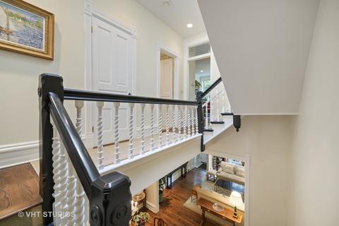 58 Elm St, Chicago, IL 60611 photo 9