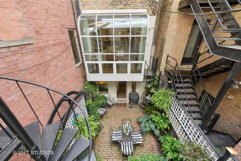 58 Elm St, Chicago, IL 60611 photo 18