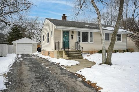 1102 S Gables Blvd, Wheaton, IL 60189 photo 2