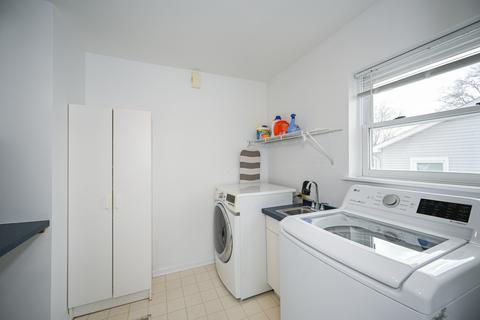 1102 S Gables Blvd, Wheaton, IL 60189 photo 19