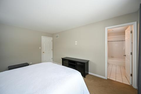 1102 S Gables Blvd, Wheaton, IL 60189 photo 14