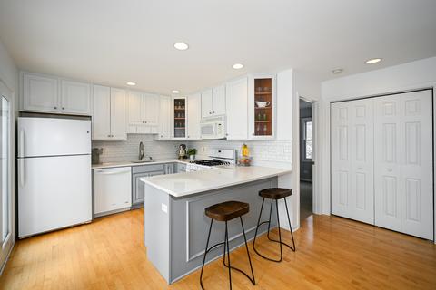 1102 S Gables Blvd, Wheaton, IL 60189 photo 7