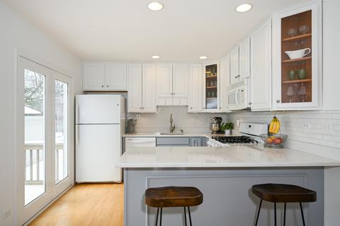 1102 S Gables Blvd, Wheaton, IL 60189 photo 9