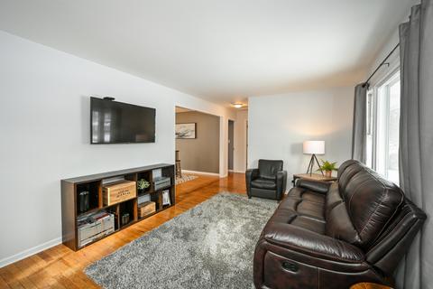 1102 S Gables Blvd, Wheaton, IL 60189 photo 5