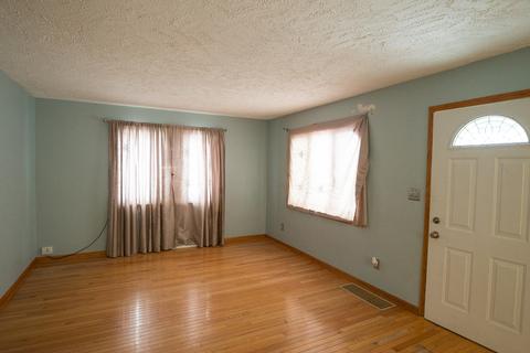 217 E 2nd St, Lockport, IL 60441 photo 2