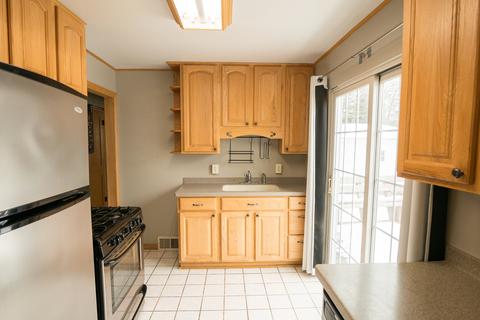 217 E 2nd St, Lockport, IL 60441 photo 4
