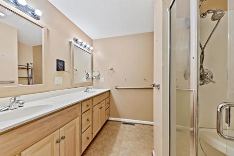 333 E Seminary Ave, Onarga, IL 60955 photo 12