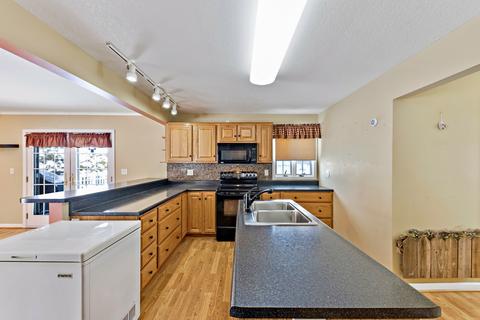 333 E Seminary Ave, Onarga, IL 60955 photo 9
