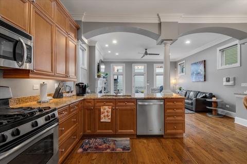 3003 N Oakley Ave, Chicago, IL 60618 photo 13