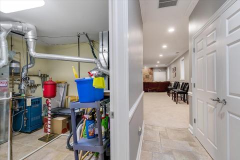3003 N Oakley Ave, Chicago, IL 60618 photo 34