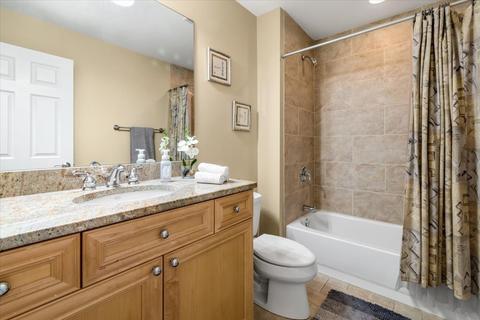 3003 N Oakley Ave, Chicago, IL 60618 photo 26