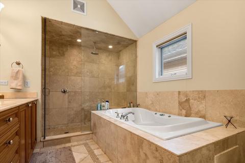 3003 N Oakley Ave, Chicago, IL 60618 photo 21