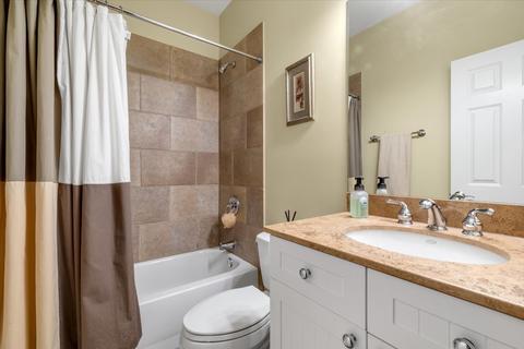 3003 N Oakley Ave, Chicago, IL 60618 photo 33