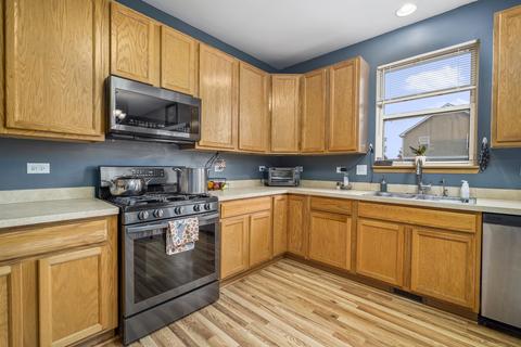 1403 Baltz Dr, Joliet, IL 60431 photo 9