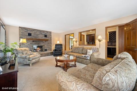 2056 Middleton Dr, Wheaton, IL 60189 photo 6