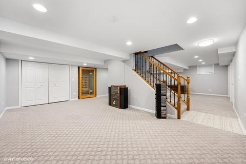 2056 Middleton Dr, Wheaton, IL 60189 photo 21